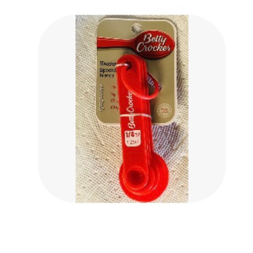 Betty Crocker Measuring Spoon Set of 4 Red Plastic New in Package